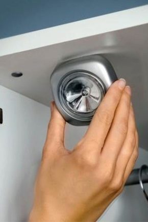 Paristokäyttöiset LED -valot