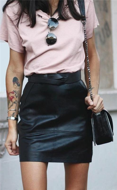 t-shirt-in-pale-pink-with-short-skirt-in-black-leather-Shoulder-bag-in-leather-bag-channel