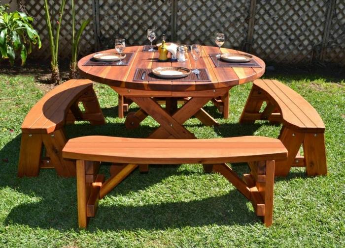 bord-med-bänk-trä-trädgård-bord-modern-innergård-trädgård-masion-gräsmatta