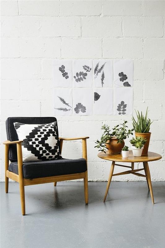 ljus-trä-soffbord-svart-stol-och-trä-för-vardagsrummet-golvet-i-grå-lino