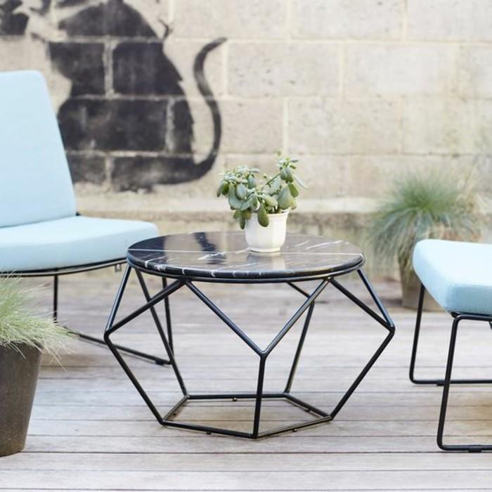 svart-marmor-soffbord-metall-ben-trädgård-bord