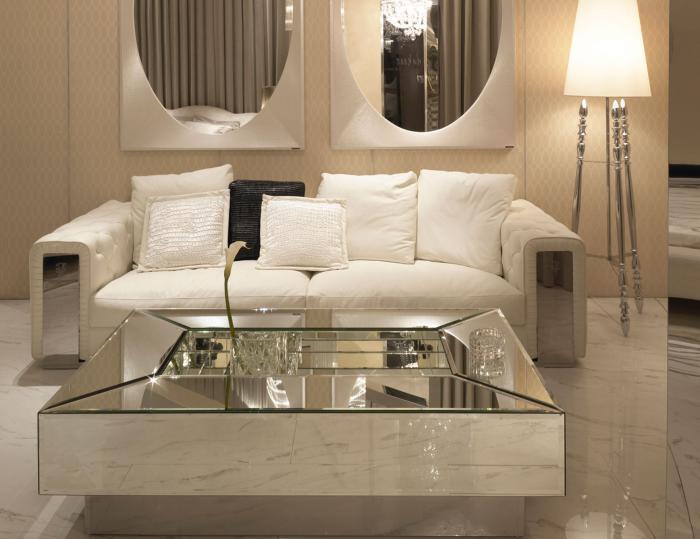 elegant-kvadrat-soffbord-ljus-atmosfär-och-stativ-lampa