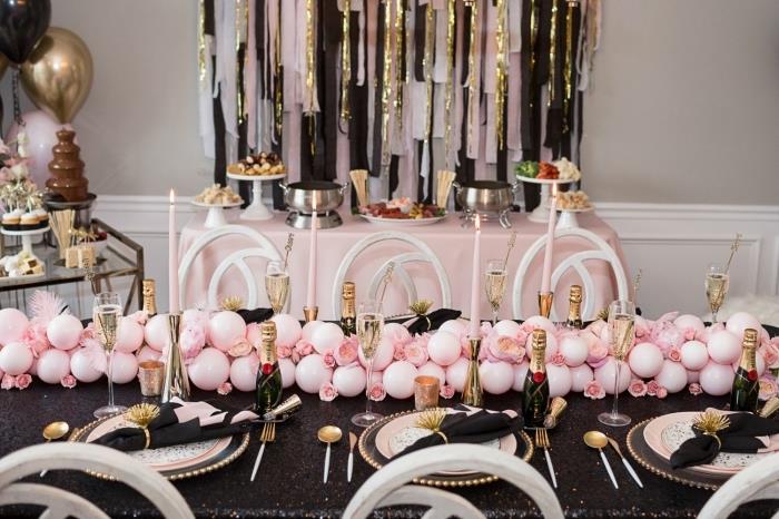 exempel på en snygg vuxen födelsedagsbord dekoration i svart och rosa med guld accenter, anordna en fest hemma