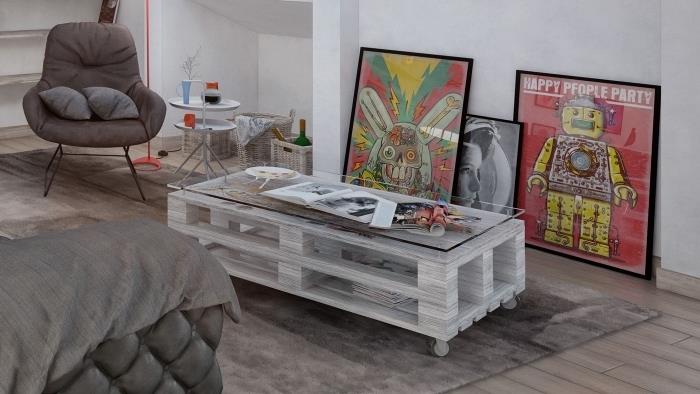 dizajnový paletový stôl na kolieskach so sklenenou doskou pre pekný elegantný vzhľad, ktorý sa dá ľahko premiestňovať a má ďalší úložný priestor