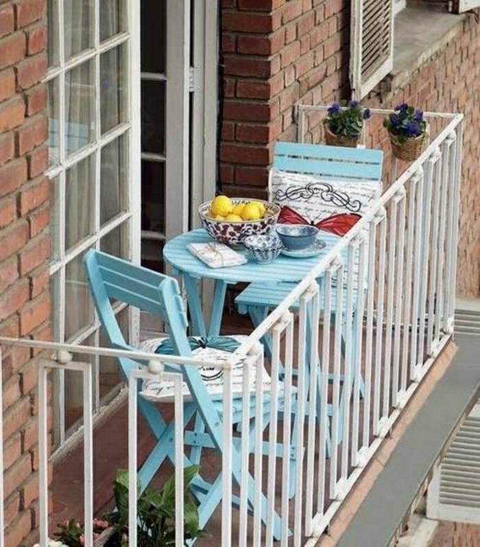 fällbart-trä-bord-för-balkongen-blå-trä-bord-litet-trädgård-bord