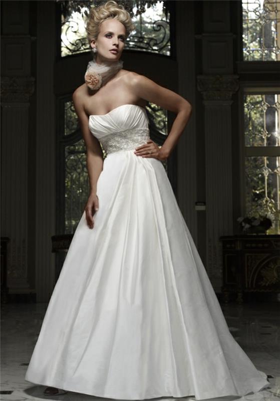 nádherné svadobné šaty s empírovým pásom, rozšírené svadobné šaty s nafúknutou sukňou
