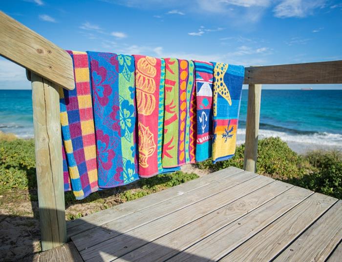 plážová podložka-uterák-muž-fouta-plážové uteráky-uterák-kúpeľ-na pláž-zmenená veľkosť
