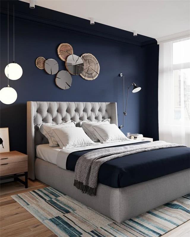 Nápady na spálňu pre dospelých 2 farby, dizajn hlavnej spálne s polnočnými modrými stenami s drevenou podlahou a bielym stropom