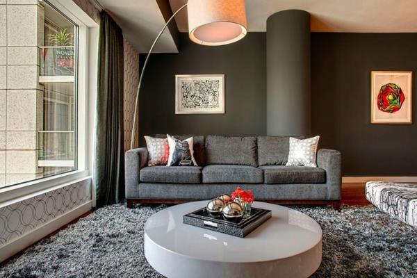 lång-matta-grå-lampa-storlek-soffa