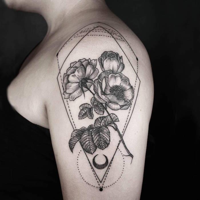svartvitt geometrisk vallmo tatuering som betyder blomma tatuering