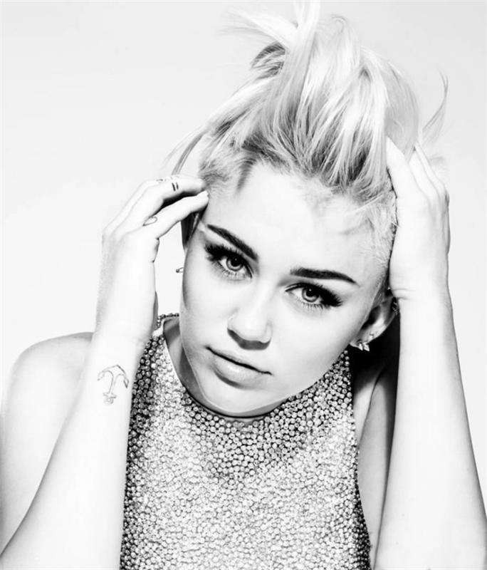 tatuering-armband-handled-tatuering-handled-kvinna-armband-miley-cyrus