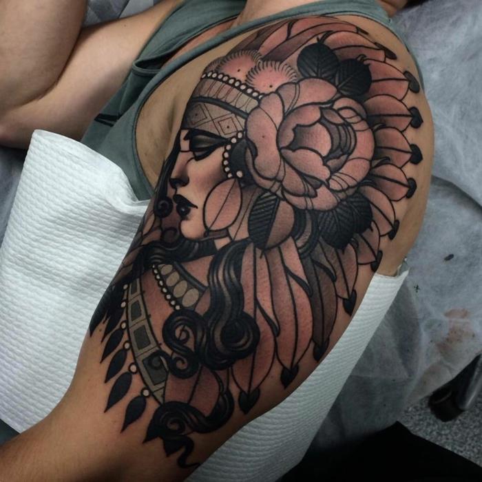 Indické tetovanie, kvitnúca pivonka a žena s indiánskou čelenkou
