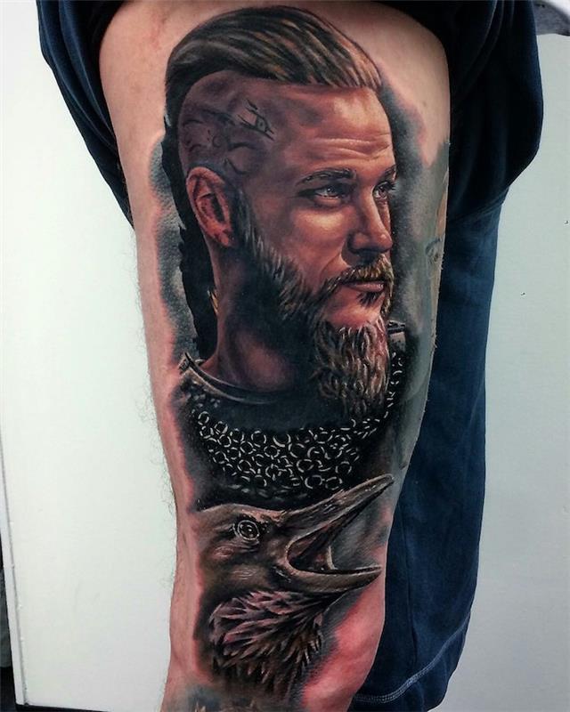 De vackraste tatueringarna, Ragnar Lothbrok ansikte, tatuering på benen, tatueringsidé för män