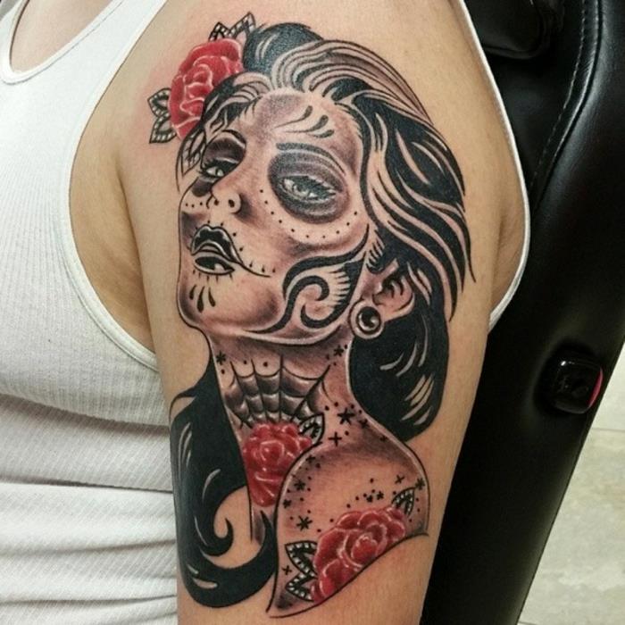 tetovanie čiernovlasá žena, s červenými kvetmi, vzormi tetovania