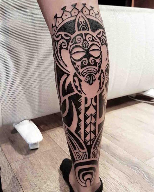 Polynézska tetovanie lýtka, maorská kmeňová maska