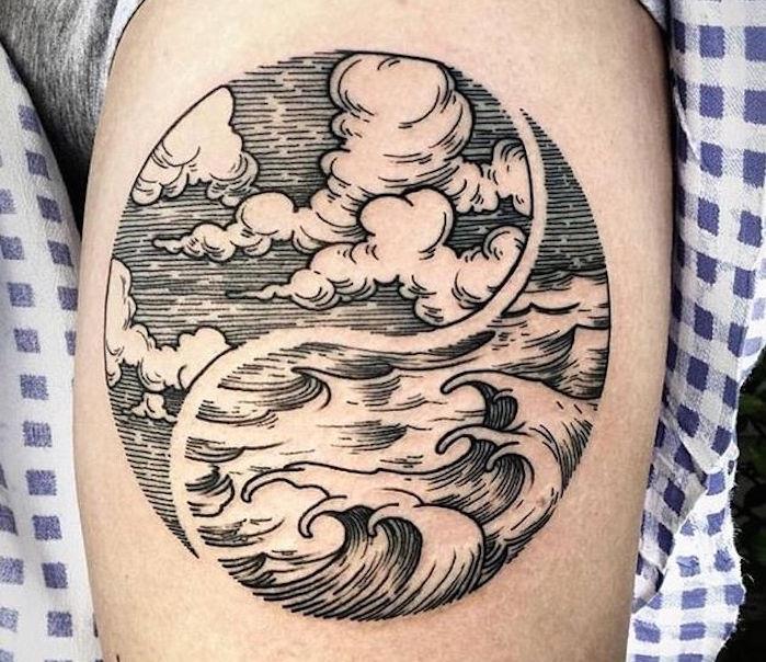 žena stehno oblak tetovanie kruhové tetovanie búrka more mraky