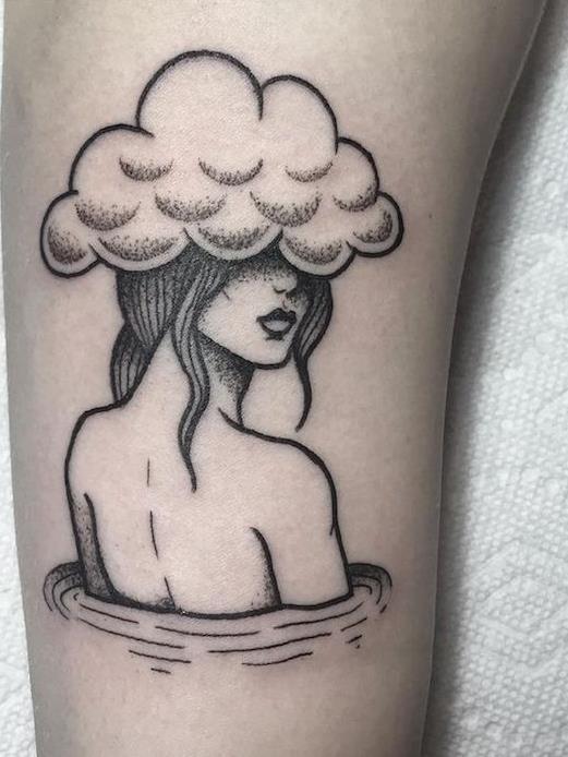 oblak tetovanie žena hlava v oblakoch kreslenie tetovanie dievča