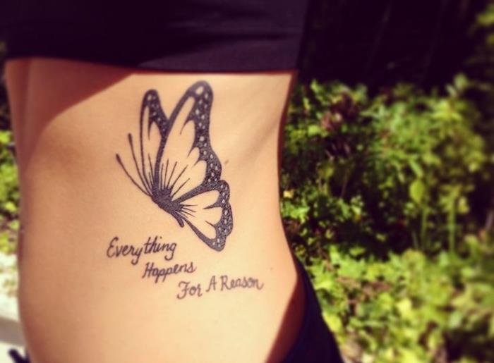 tetovanie, body art pre ženy, kresba motýľa s citátom