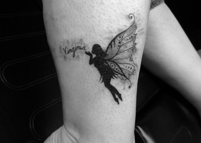 tetovací dizajn, rozprávka s motýlimi krídlami na nohe, nápad na tetovanie pre ženy