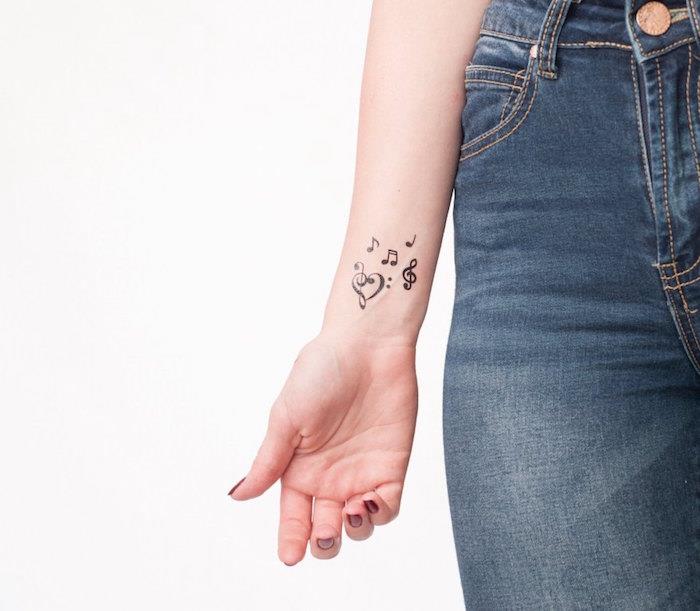 Hudobné poznámky Dievča na zápästí F G Nápady na tetovanie
