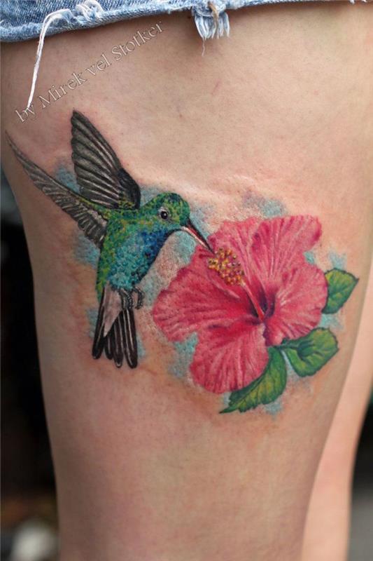 Hummingbird Tetovanie žien na stehne