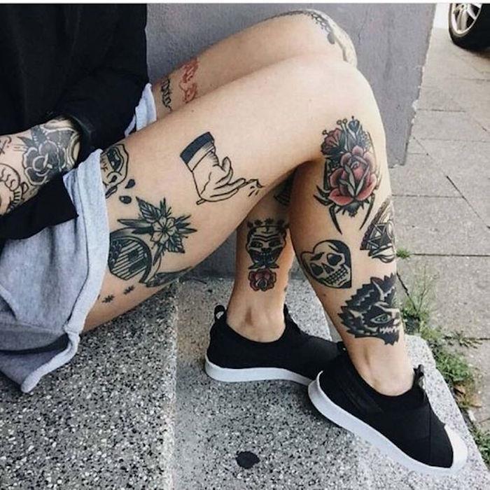 Dizajn tetovania na nohe ženy zo starej školy