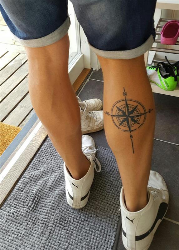 Kompas tetovanie lýtkový muž veterná ružica pravá noha