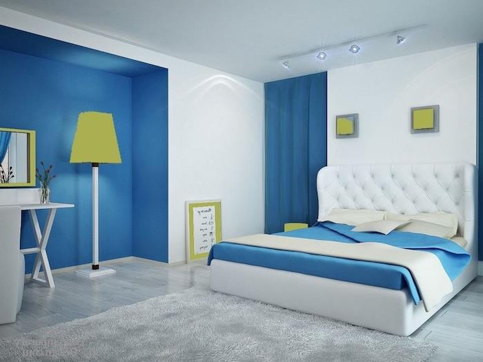Modré a biele farby na steny v spálni pre dospelých