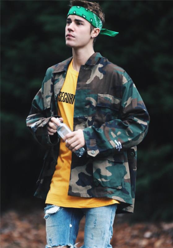 justin bieber i kamouflage militärjacka och grön bandana