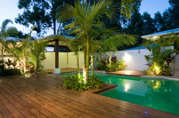 terrass-i-trä-eller-sammansatt-tropisk-trädgård-med-vackra pool
