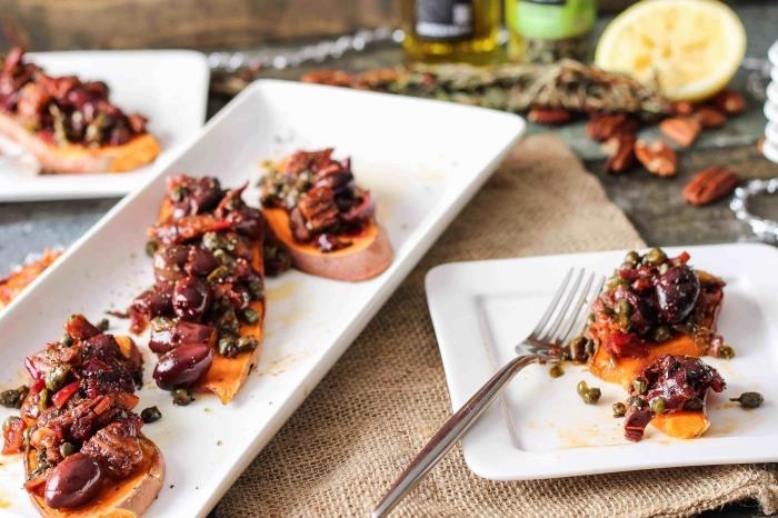 recept na originálne predjedlá, zdravý batátový toast s kapary a olivovou tapenádou