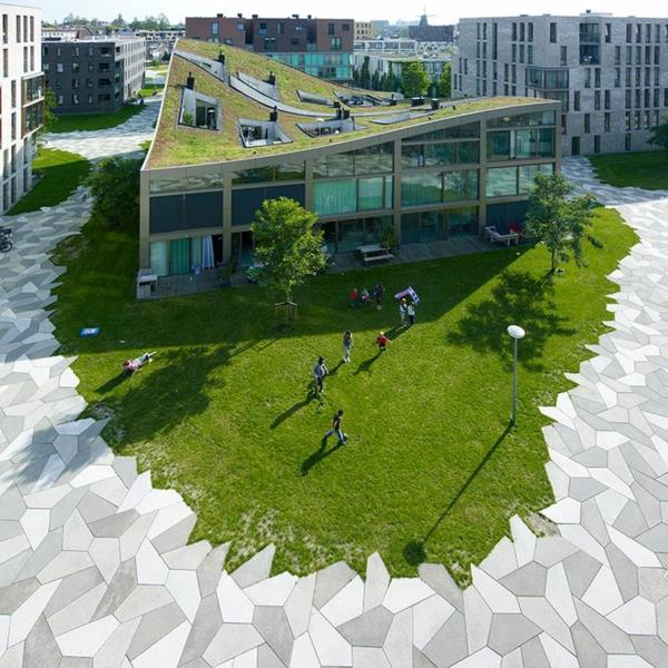grönt tak-trädgård-på-en-extravagant-byggnad