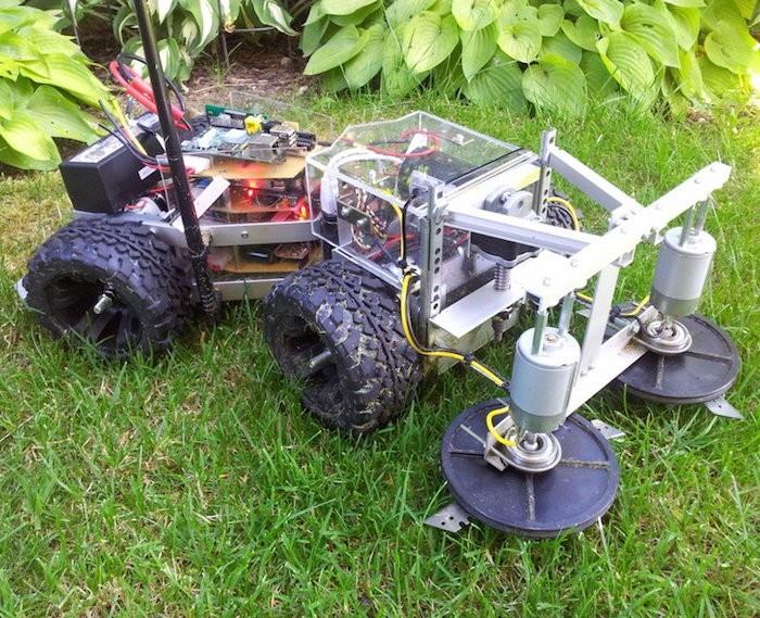 domáca-robot-elektrická-kosačka na trávu