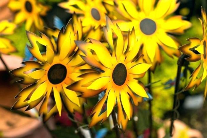 gula metall solrosor, original trädgårdsinredning, trädgårdsdekor att köpa, ordna din trädgård