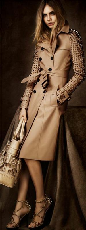 Burberry-kvinna-trench-rock-i-beige-med-ärmar-med-metalliska-dekorativa-element