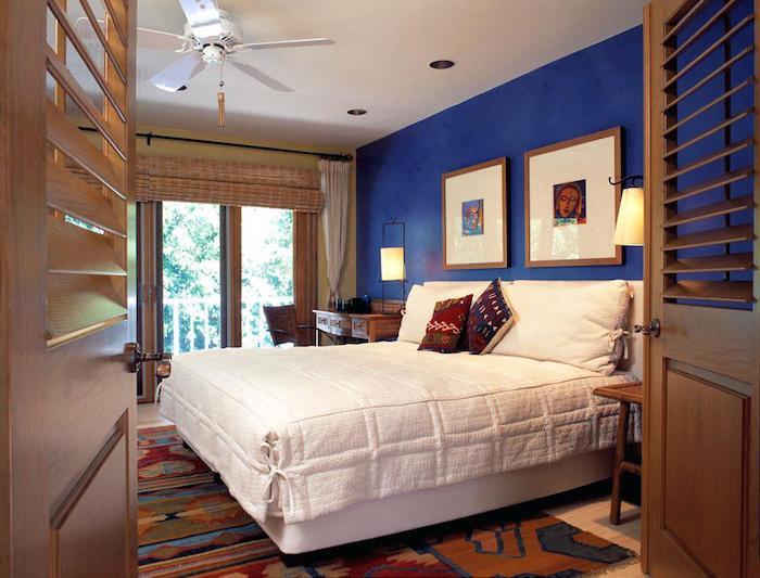 Kačacia modrá spálňa ideálna pre farebnú kombináciu spálne pre dospelých