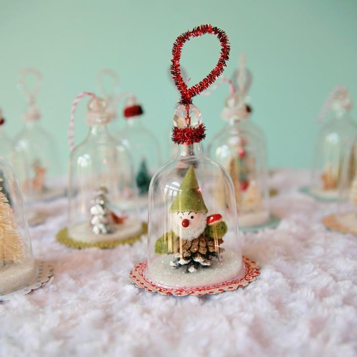 ako vyrobiť mini sklenený zvonček ozdobu na vianočný stromček z plastového pohára na víno