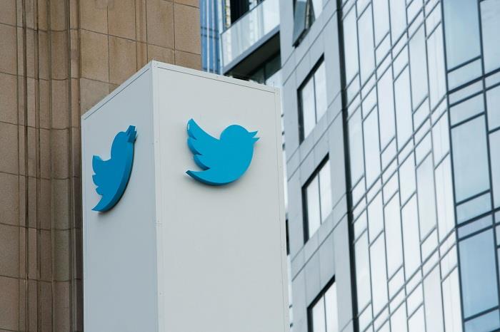 Twitter splnomocňuje svojich zamestnancov na trvalé prerušenie práce z domu