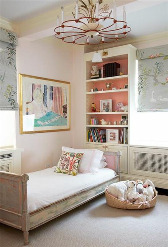 en-lampa-barn-dekoration-sovrum-söt-säng