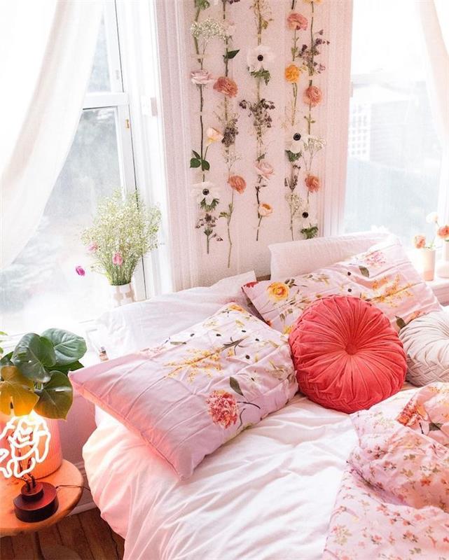 Roztomilá dekorácia spálne pre dospievajúce dievča, spálňa pre dospievajúcu dievčinu, výzdoba kvetinovej girlandy na stene