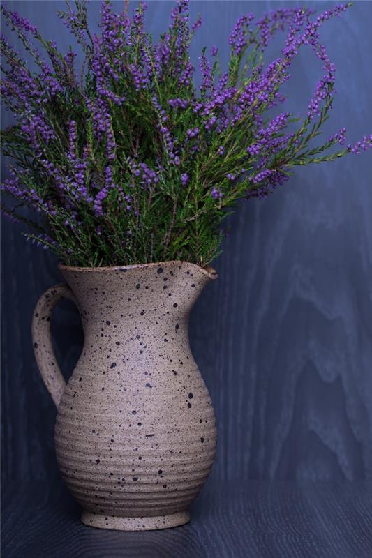 en blomvas full av ett gäng lavendel lavendeldeko för hemmet hur man gör