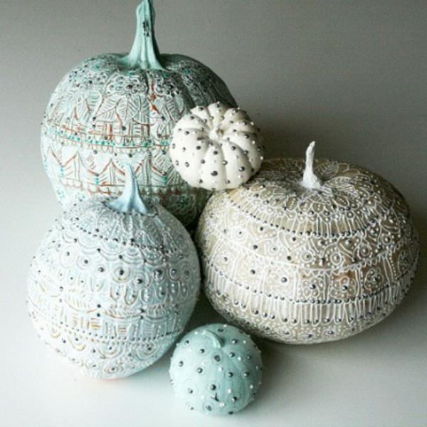 unique-pastel-deco-for-the-pumpkin