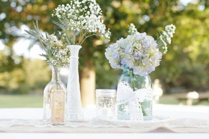 cylindrisk-vas-glas-blommor-i-transparent-glas-vas-hur-att-dekorera-en-vas-