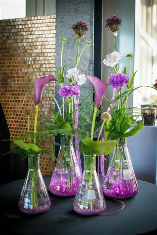cylindrisk-vas-glas-blommor-i-transparent-glas-vas-hur-att-dekorera-en-vas