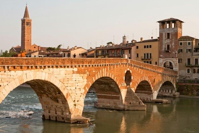 Verona-de-vackraste-städerna-i-Italien-storlek