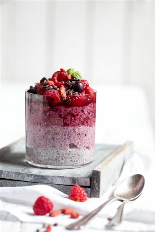 verrine-sweet-Raspberry-and-لذيذ-حلوى-كريم