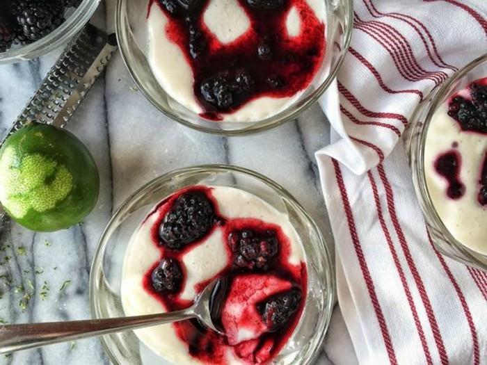 sweet-verrine-panna-cotta-s-červeným-ovocím-deko-kulinárske-nápady