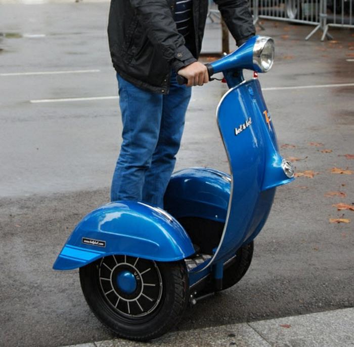 vespa-moderný-skúter-vespa-príležitosť-ekologický-nápad-modrý