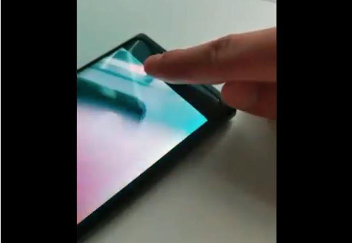 Čínska značka Oppo odhalila prototyp smartfónu so skrytou obrazovkou
