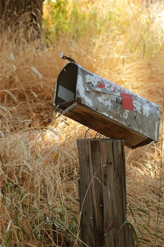 old-letter-box-on-one